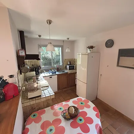 Avec Grand Terrain Entoure De Pins Ideal Pour Les Amoureux De La Nature Feriehus