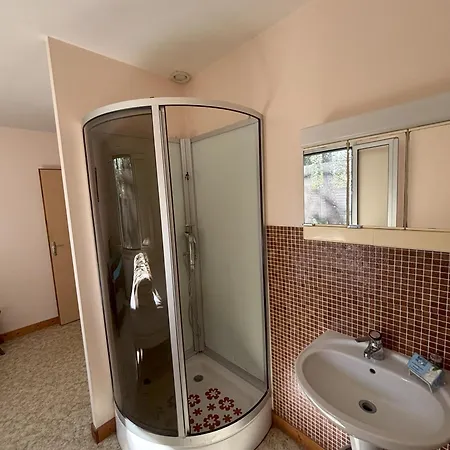 Avec Grand Terrain Entoure De Pins Ideal Pour Les Amoureux De La Nature Feriehus *