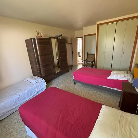 Avec Grand Terrain Entoure De Pins Ideal Pour Les Amoureux De La Nature Feriehus *